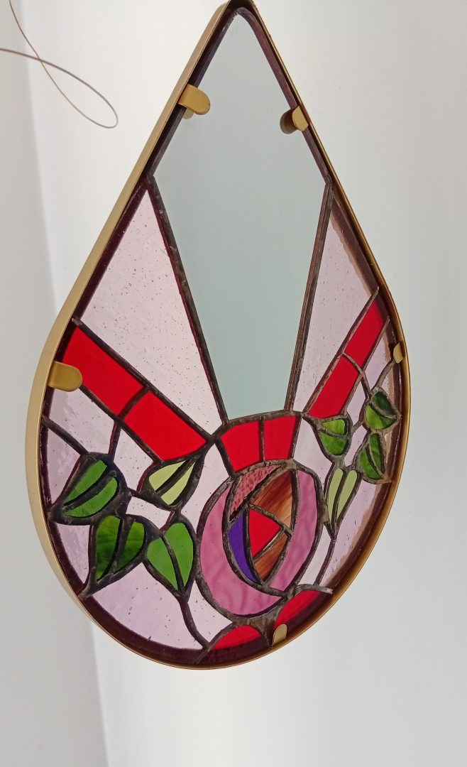 IMG 20250806 171820 vitrail-muchardise-sarah-bernhardt-le-petit-atelier-du-verre- fleur