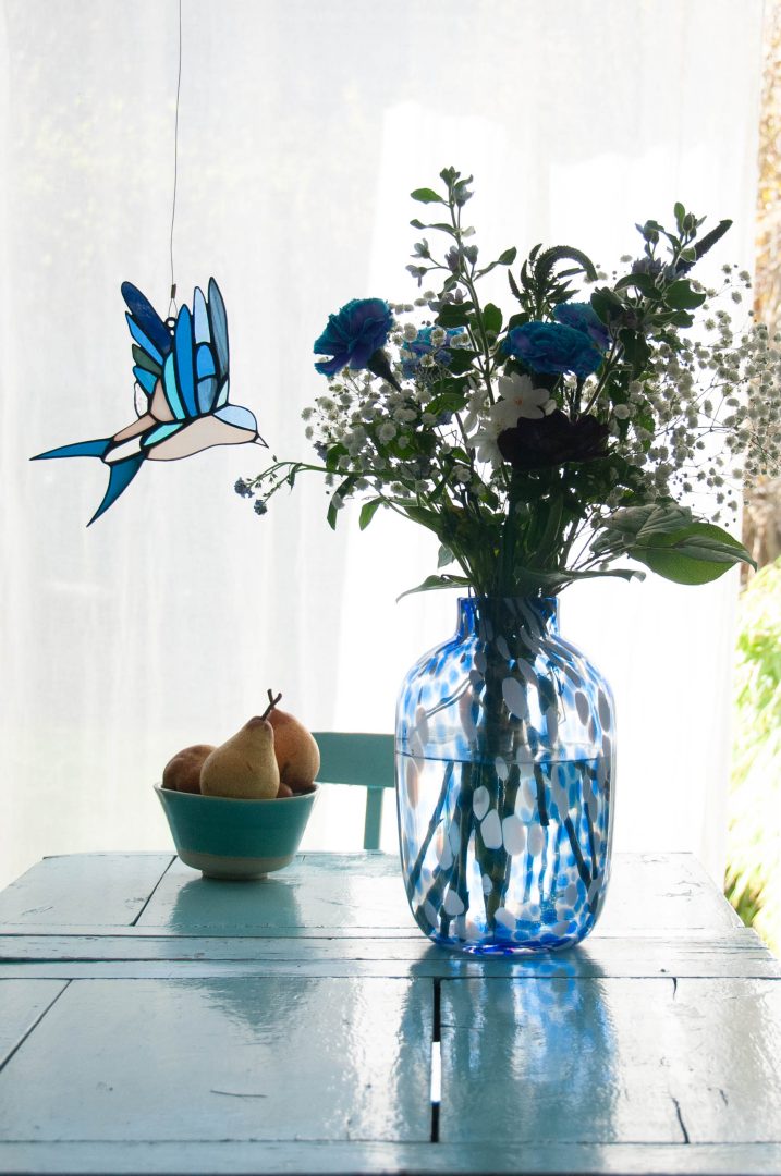 hirondelle-vitrail-le-petit-atelier-du-verre-soissons