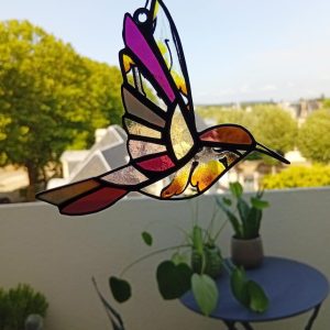 vitrail colibri pink triangle le petit atelier du verre