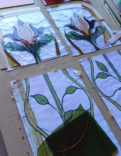 Le Petit Atelier du Verre - creation vitrail sur mesure Art nouveau porte 1