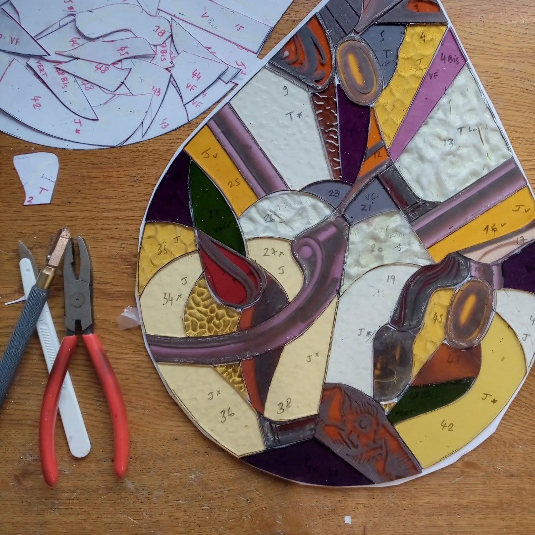 Le Petit Atelier du Verre - vitrail goutte pieces numerotees gabarits outils
